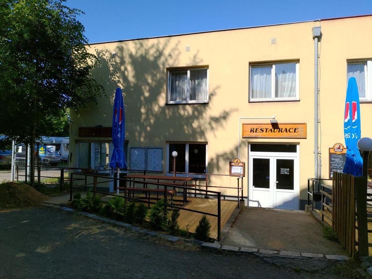 Hostel Sokol Troja Прага Экстерьер фото