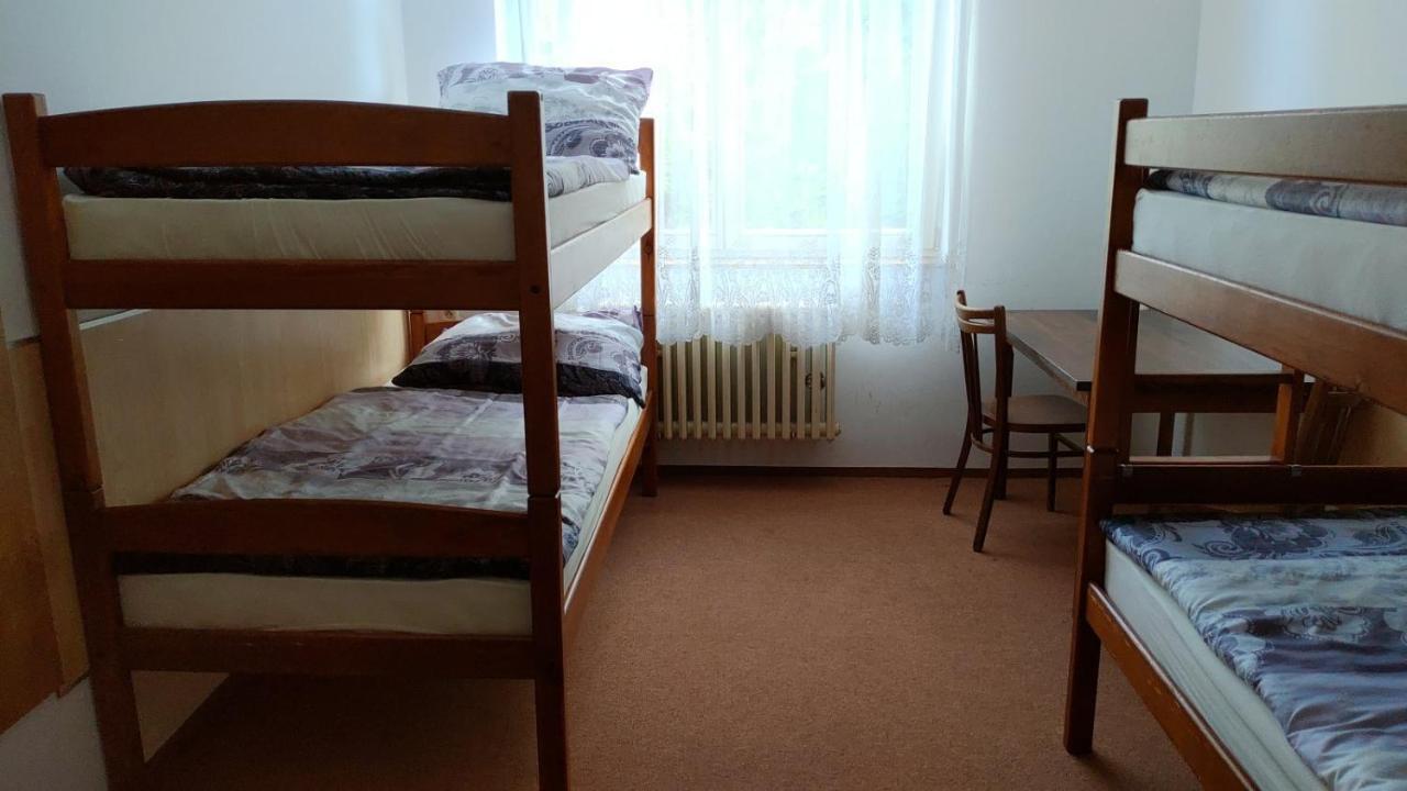 Hostel Sokol Troja Прага Экстерьер фото