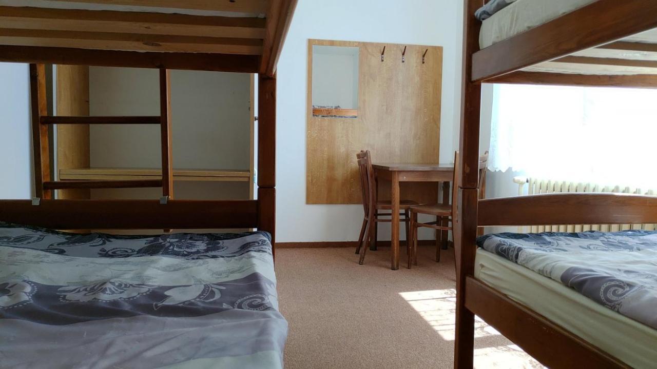 Hostel Sokol Troja Прага Экстерьер фото